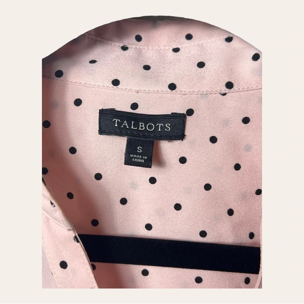 1130. Talbots BUTTON UP TOP POLKA DOTS PATTERN PI… - image 5